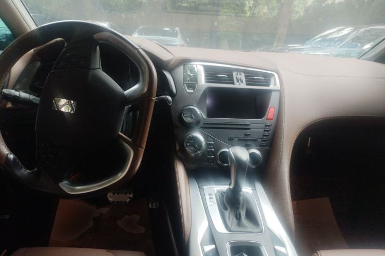 Used DS 5 2015 1.8T Prestige Edition THP200 Center Console