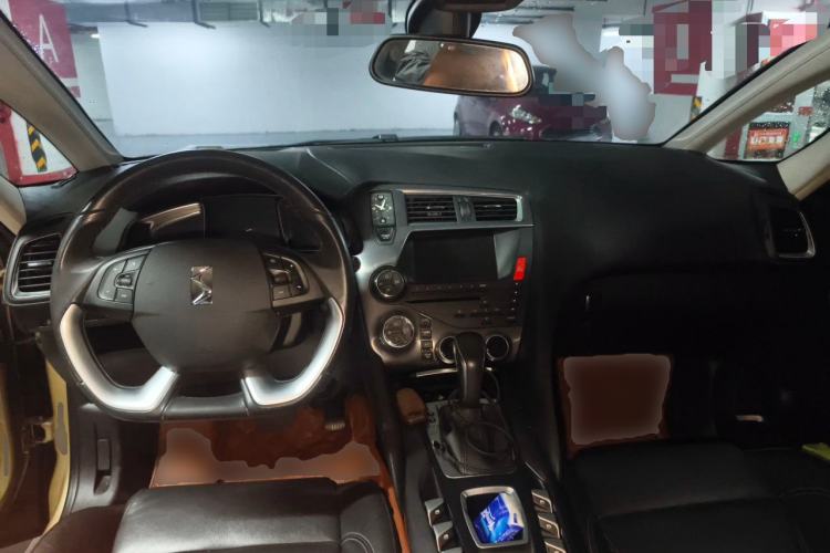 Used DS 5 2015 1.6T Luxury Edition THP160 Center Console
