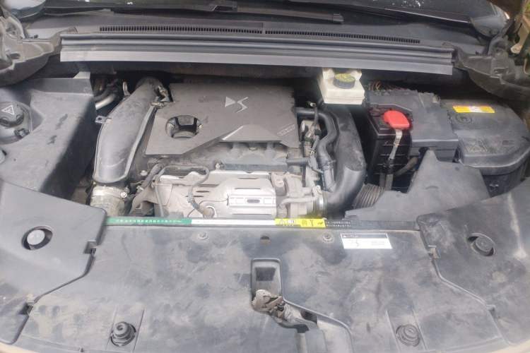 Used DS 5 2015 1.8T Prestige Edition THP200 Engine Bay