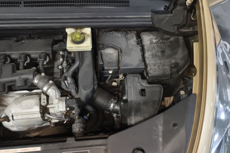 Used DS 5 2015 1.6T Luxury Edition THP160 Engine Bay Left