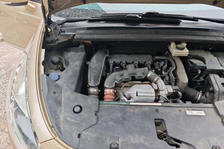Used DS 5 2015 1.6T Luxury Edition THP160 Engine Bay Right