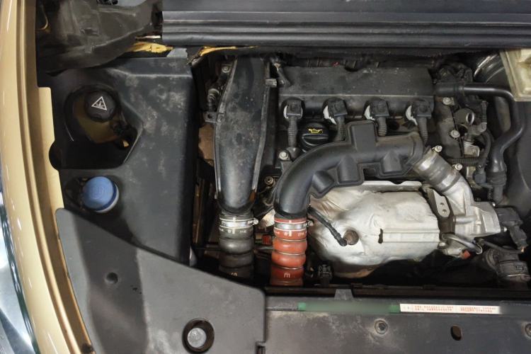 Used DS 5 2015 1.6T Luxury Edition THP160 Engine Bay Right