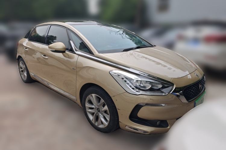 Used DS 5 2015 1.6T Luxury Edition THP160 Front Right 45 Deg