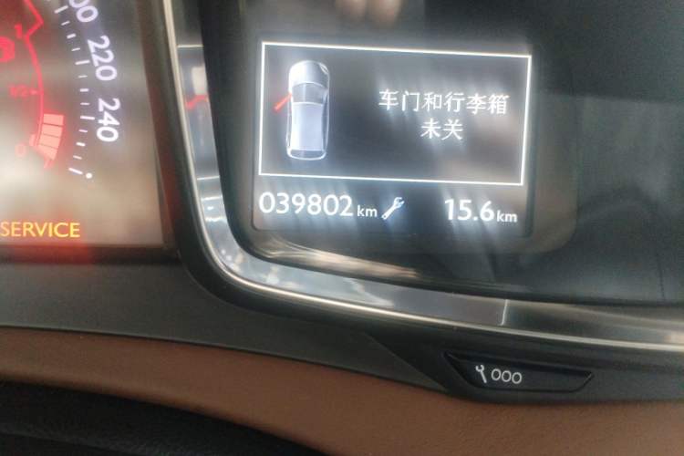 Used DS 5 2015 1.8T Prestige Edition THP200 Odometer Close Up