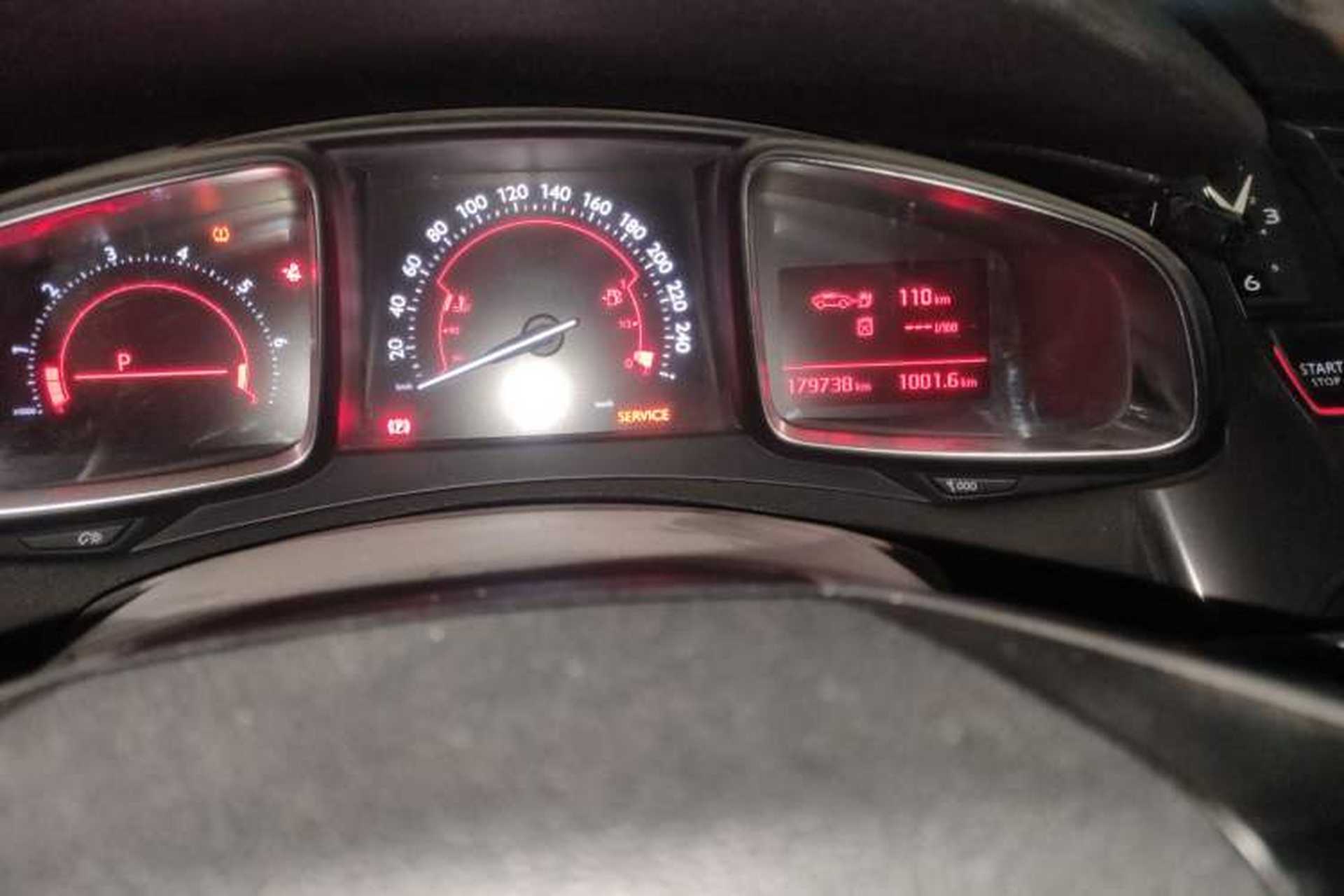 Used DS 5 2015 1.6T Elegant Edition THP160 Odometer Close Up