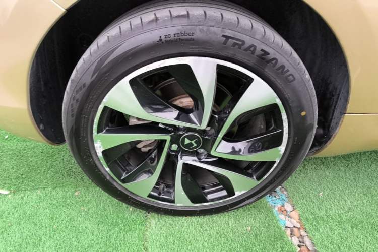 Used DS 5 2015 1.8T 60th Anniversary Limited Edition THP200 Right Rear Wheel Hub