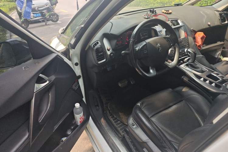 Used DS 5 2018 30THP P-Line Sport Model Driver Seat