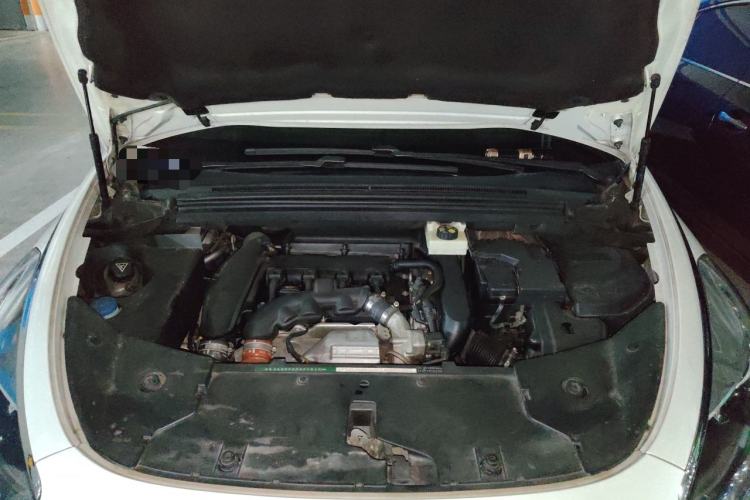Used DS 5 2018 30THP P-Line Sport Model Engine Bay