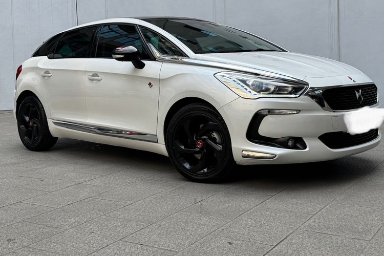 Used DS 5 2018 30THP P-Line Sport Model Exterior 1