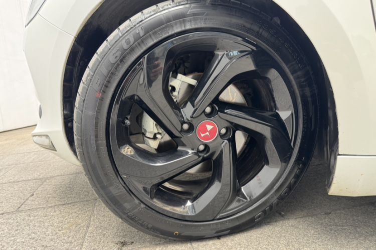Used DS 5 2018 30THP P-Line Sport Model Exterior 10