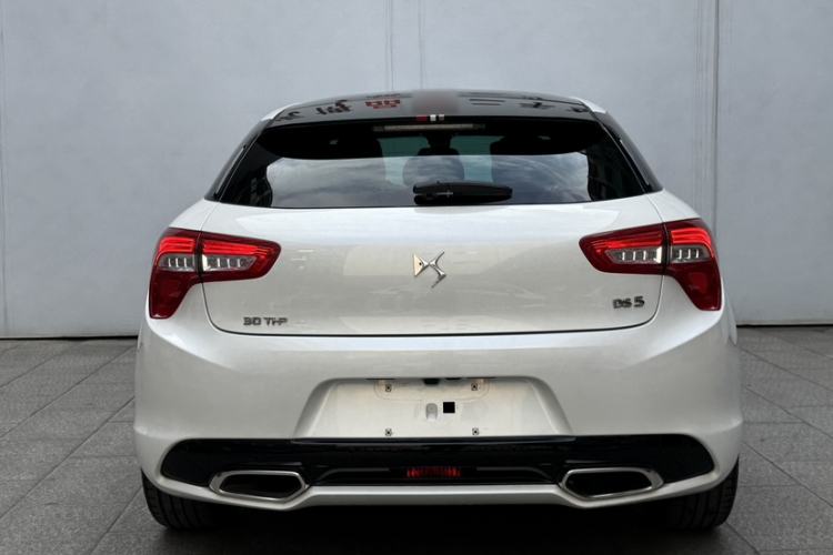 Used DS 5 2018 30THP P-Line Sport Model Exterior 2