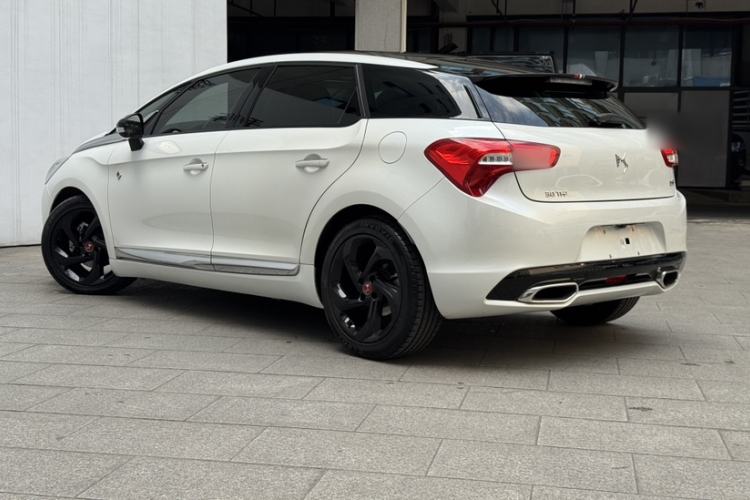 Used DS 5 2018 30THP P-Line Sport Model Exterior 3