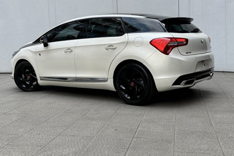 Used DS 5 2018 30THP P-Line Sport Model Exterior 4