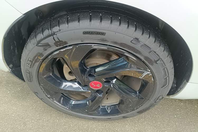 Used DS 5 2018 30THP P-Line Sport Model Exterior 5