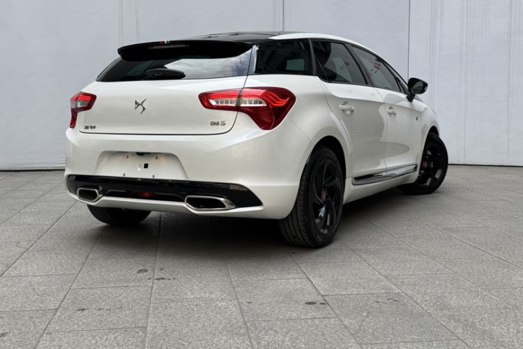 Used DS 5 2018 30THP P-Line Sport Model Exterior 6