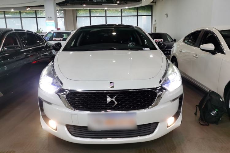 Used DS 5 2018 30THP P-Line Sport Model Front