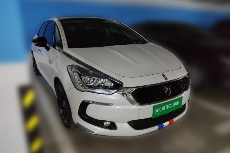 Used DS 5 2018 30THP P-Line Sport Model Front Right 45 Deg