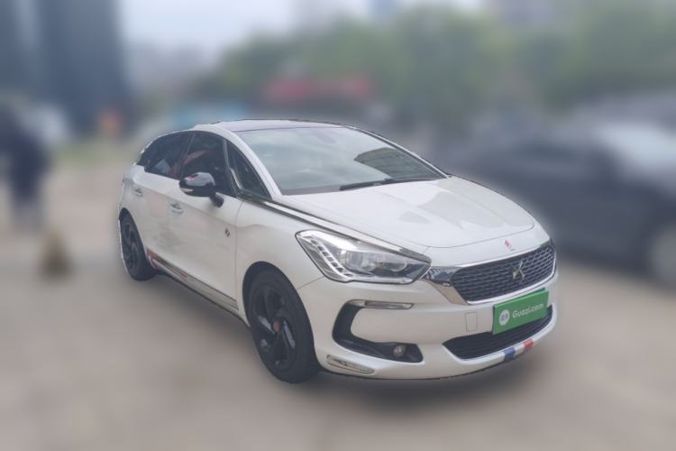 Used DS 5 2018 30THP P-Line Sport Model Front Right 45 Deg