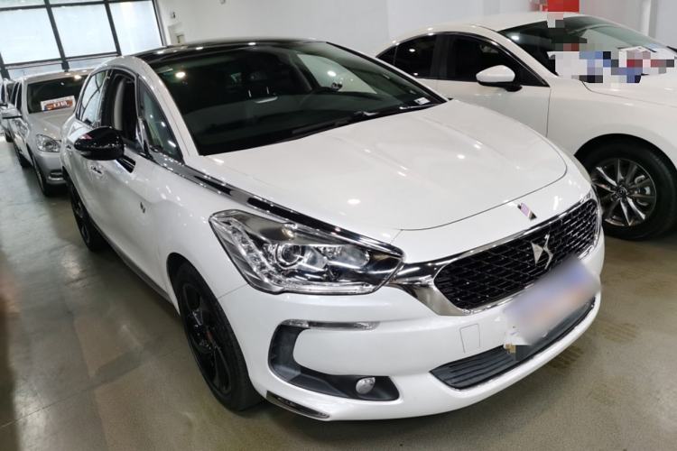 Used DS 5 2018 30THP P-Line Sport Model Front Right 45 Deg