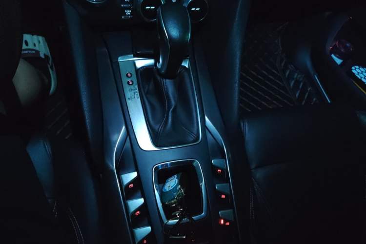 Used DS 5 2018 30THP P-Line Sport Model Gear Lever