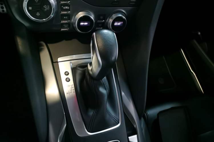 Used DS 5 2018 30THP P-Line Sport Model Gear Lever