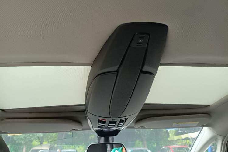 Used DS 5 2018 30THP P-Line Sport Model Headliner