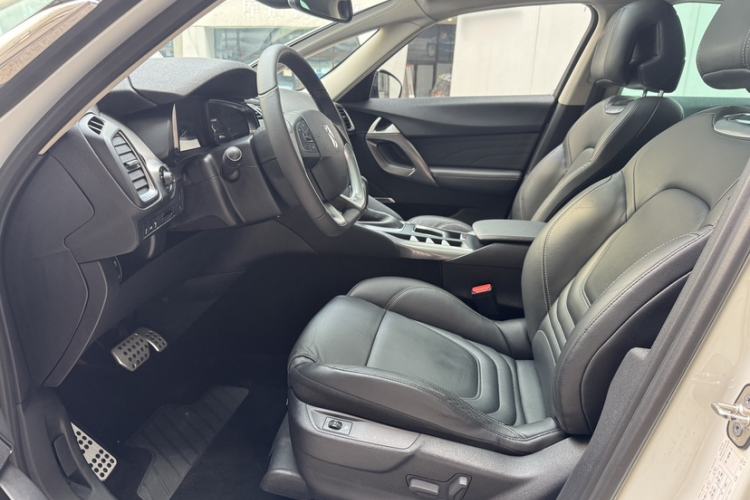 Used DS 5 2018 30THP P-Line Sport Model Interior 2