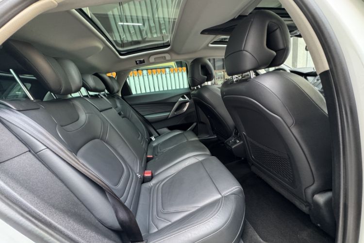 Used DS 5 2018 30THP P-Line Sport Model Interior 6