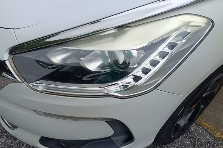 Used DS 5 2018 30THP P-Line Sport Model Left Front Headlight