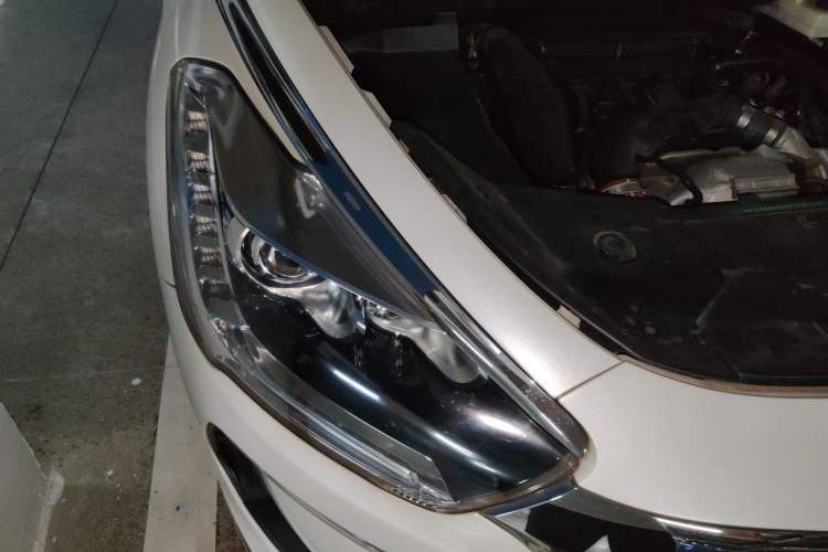 Used DS 5 2018 30THP P-Line Sport Model Right Front Headlight