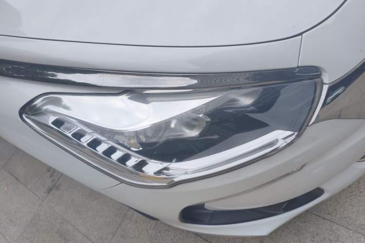 Used DS 5 2018 30THP P-Line Sport Model Right Front Headlight