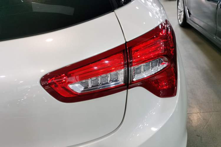 Used DS 5 2018 30THP P-Line Sport Model Right Rear Taillight