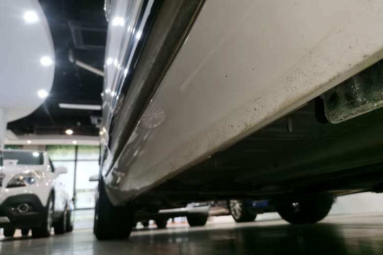 Used DS 5 2018 30THP P-Line Sport Model Right Side Sill