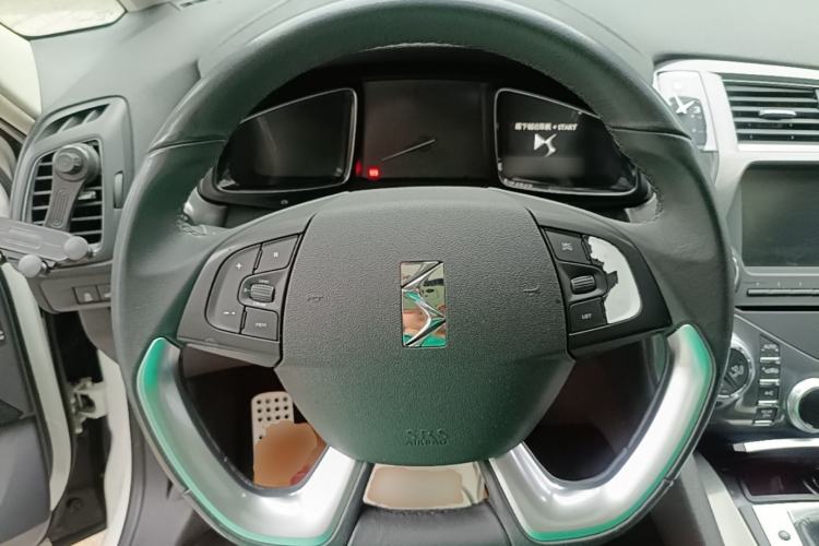 Used DS 5 2018 30THP P-Line Sport Model Steering Wheel