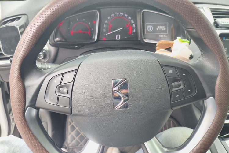 Used DS 5 2018 30THP P-Line Sport Model Steering Wheel