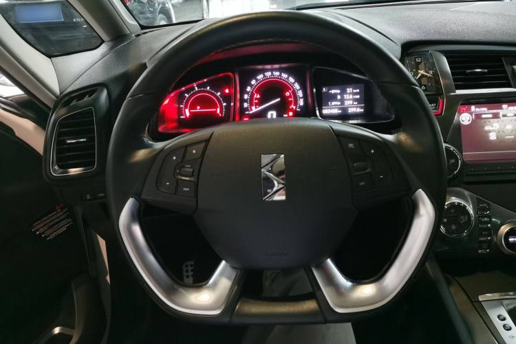 Used DS 5 2018 30THP P-Line Sport Model Steering Wheel