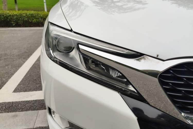 Used DS 5LS 2015 1.6T Comfort Edition THP160 Exterior 3