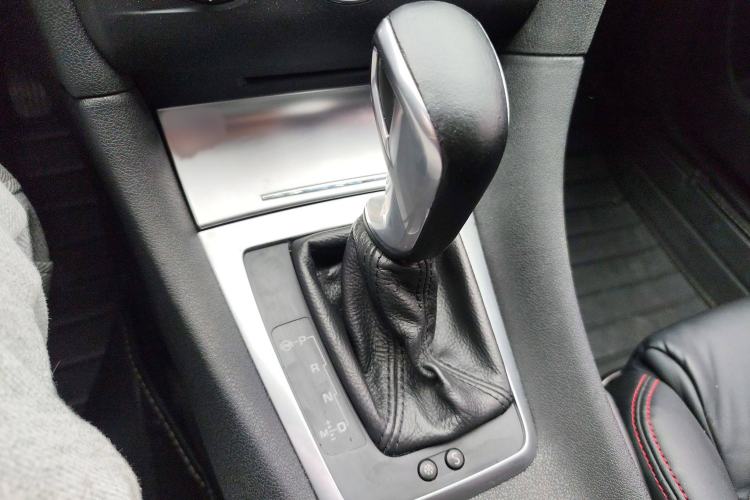 Used DS 5LS 2015 1.6T Comfort Edition THP160 Gear Lever