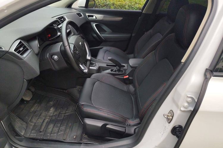 Used DS 5LS 2015 1.6T Comfort Edition THP160 Interior 1