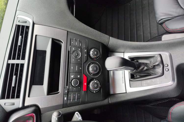 Used DS 5LS 2015 1.6T Comfort Edition THP160 Interior 4
