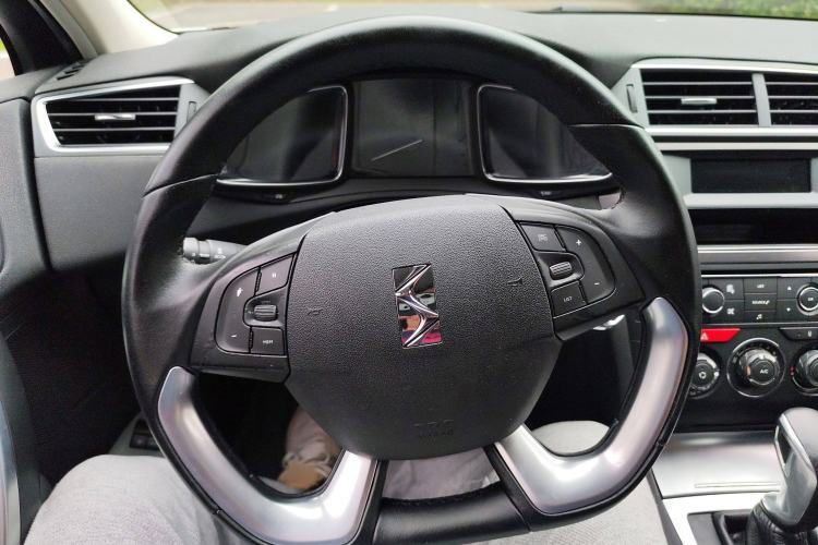Used DS 5LS 2015 1.6T Comfort Edition THP160 Steering Wheel