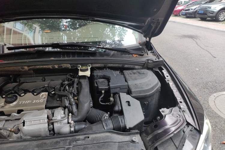 Used DS 5LS 2014 1.6T Prestige Edition THP200 Engine Bay Left