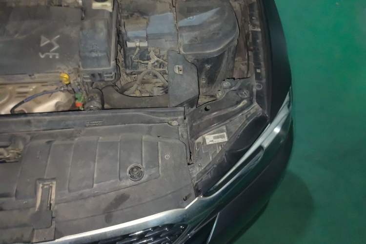 Used DS 5LS 2014 1.8L Elegant Edition VTi140 Engine Bay Left