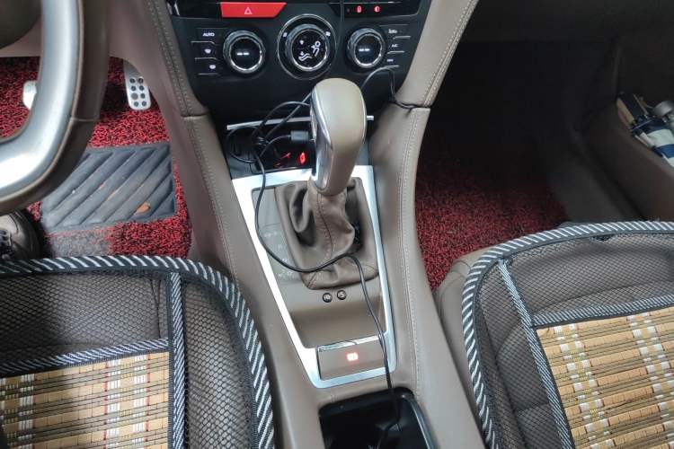 Used DS 5LS 2014 1.6T Prestige Edition THP200 Gear Lever