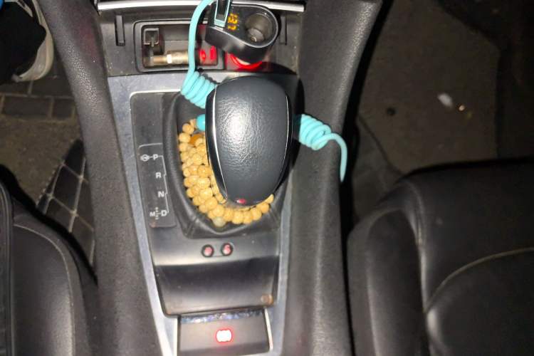 Used DS 5LS 2014 1.8L Elegant Edition VTi140 Gear Lever