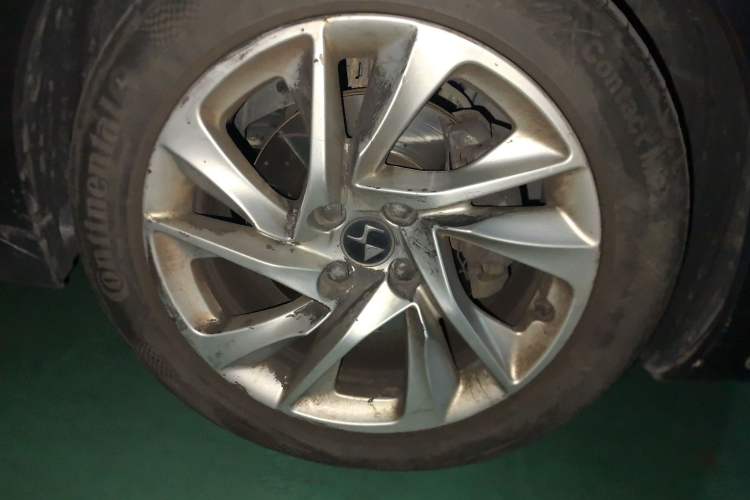 Used DS 5LS 2014 1.8L Elegant Edition VTi140 Right Front Wheel Hub