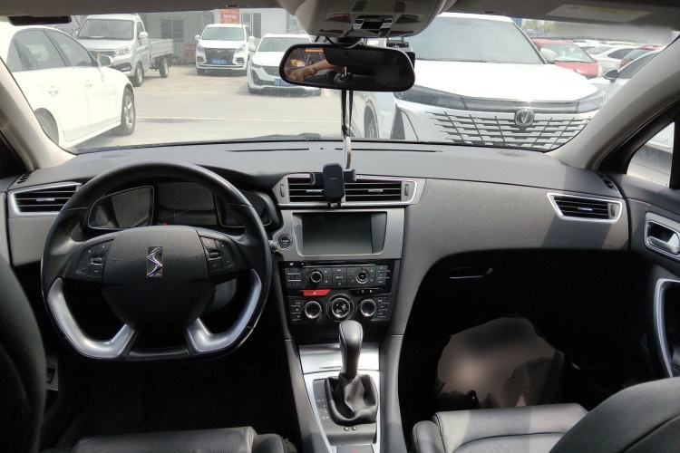 Used DS 5LS 2014 1.6T Luxury Edition THP160 Center Console