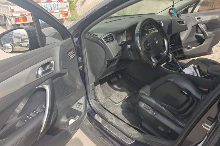 Used DS 5LS 2014 1.6T Luxury Edition THP160 Driver Seat