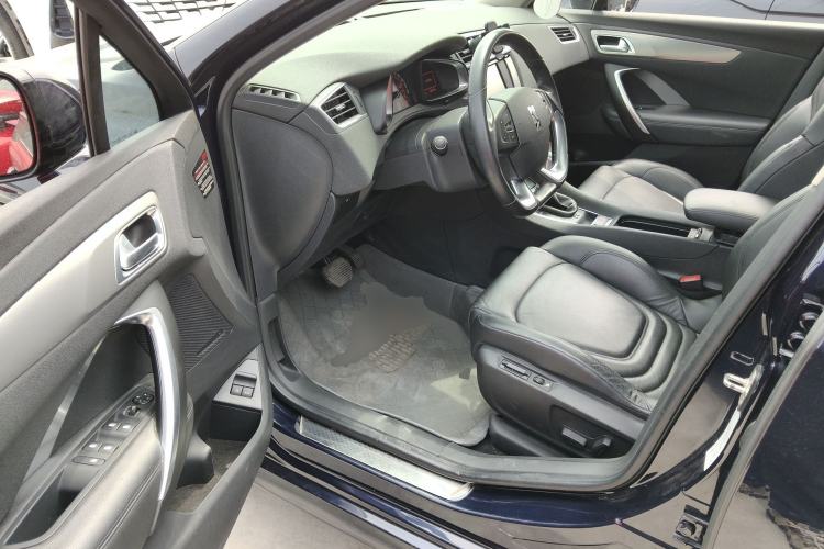 Used DS 5LS 2014 1.6T Luxury Edition THP160 Driver Seat