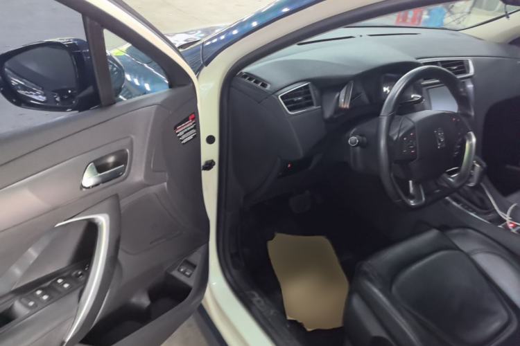 Used DS 5LS 2014 1.6T Elegant Version THP160 Driver Seat